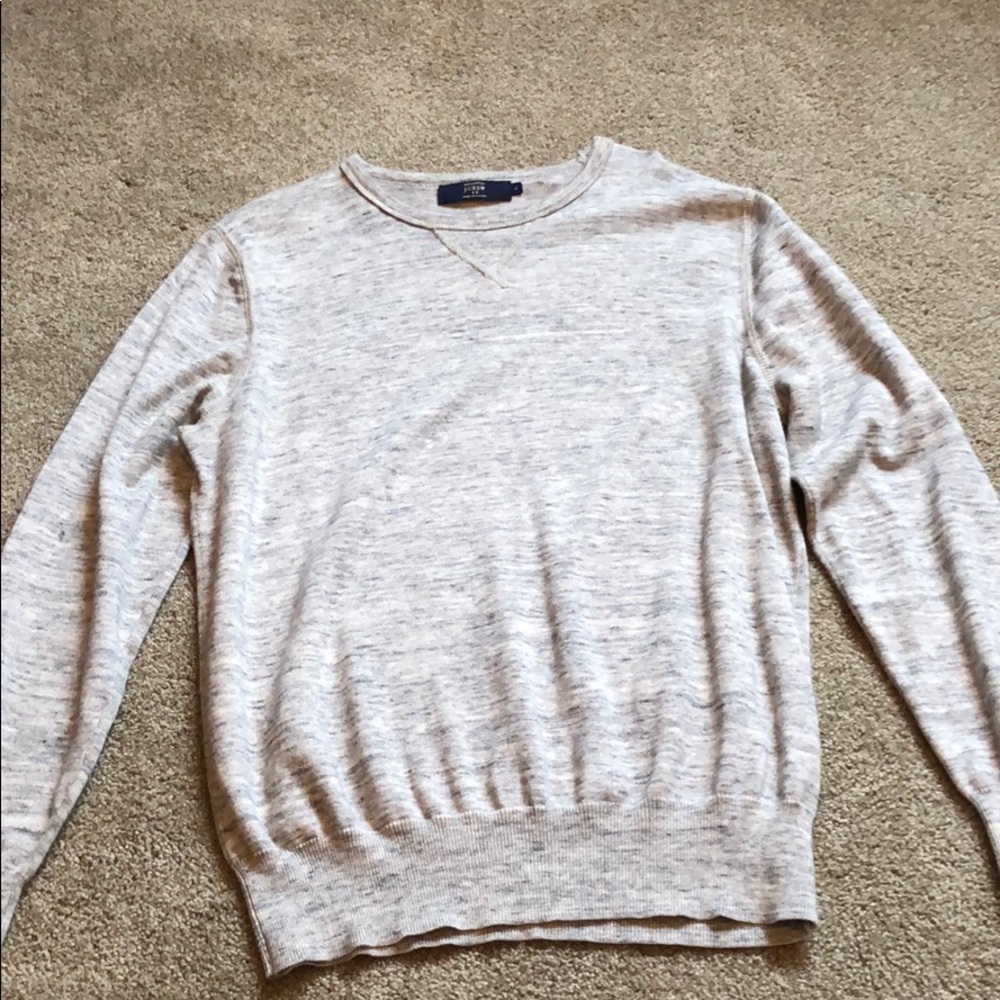 Men’s light grey sweater